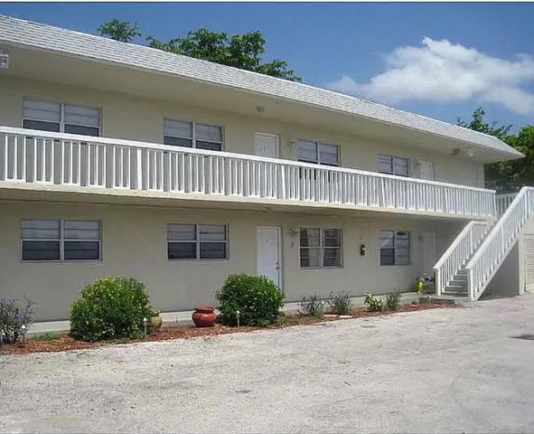 110 SE 7th Street 4, Hallandale Beach, FL 33009