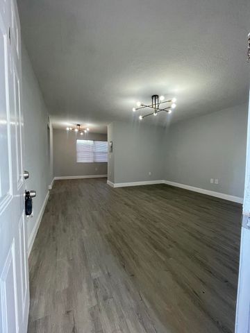 110 SE 7th Street 4, Hallandale Beach, FL 33009