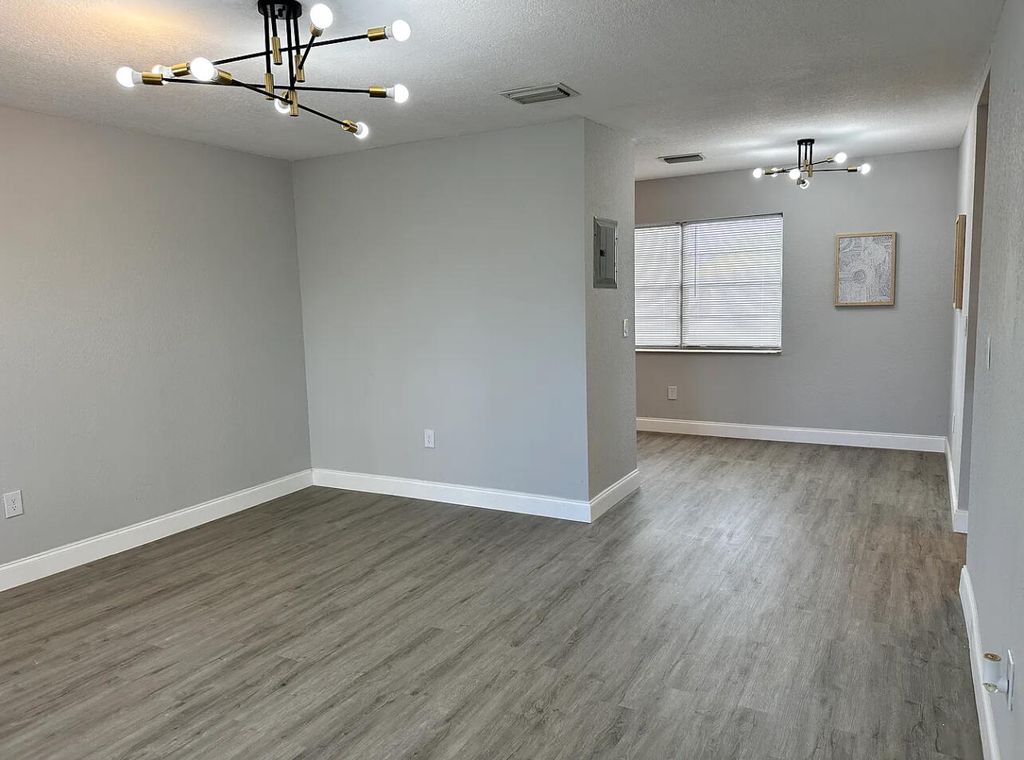 110 SE 7th Street 4, Hallandale Beach, FL 33009