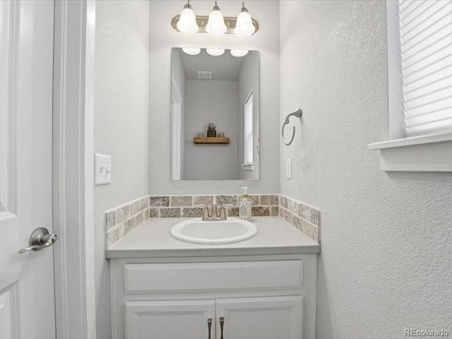 1106 Osprey Way, Wiggins, CO 80654