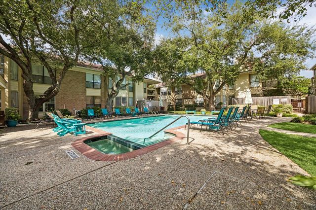 1881 Bering Drive 82, Houston, TX 77057