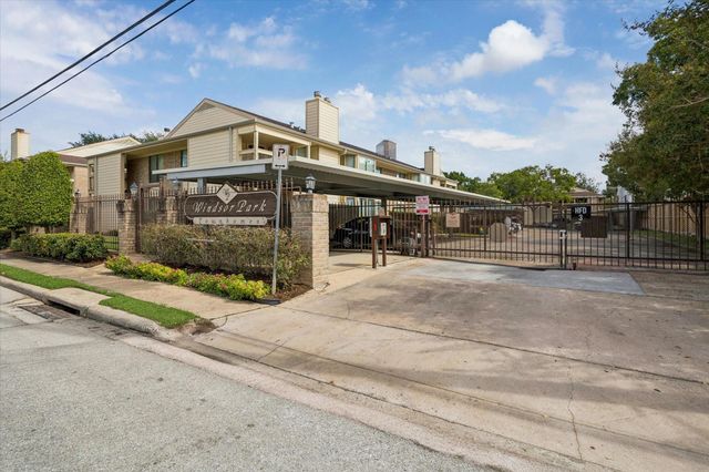 1881 Bering Drive 82, Houston, TX 77057