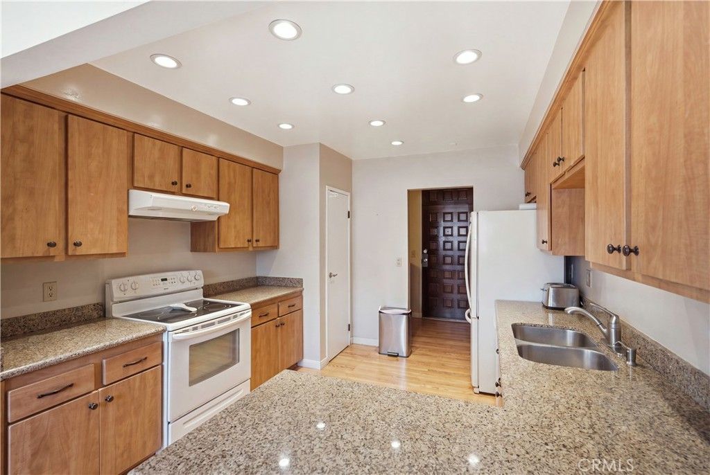 12300 Montecito Road 24, Seal Beach, CA 90740 — exterior