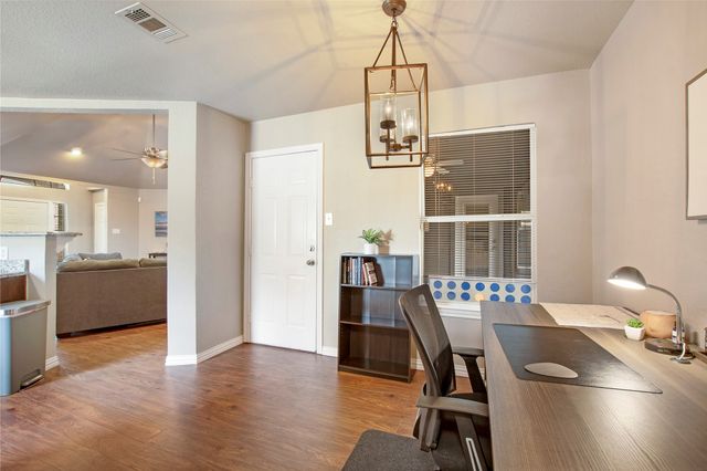 2004 Cedar Crest Boulevard, Dallas, TX 75203