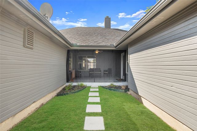 2004 Cedar Crest Boulevard, Dallas, TX 75203