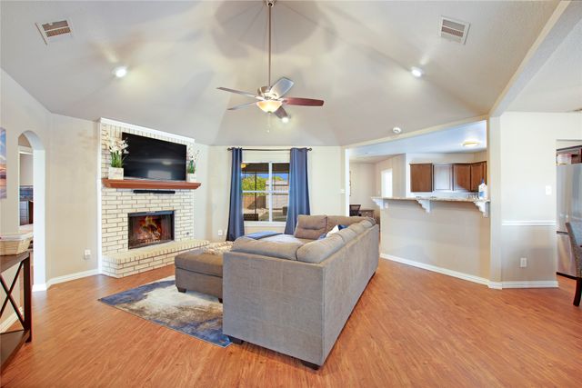 2004 Cedar Crest Boulevard, Dallas, TX 75203