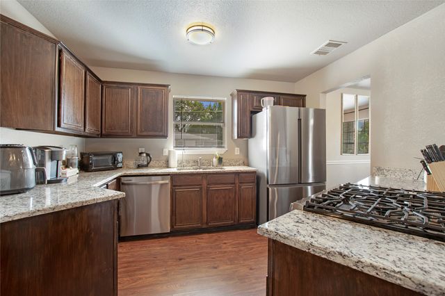 2004 Cedar Crest Boulevard, Dallas, TX 75203