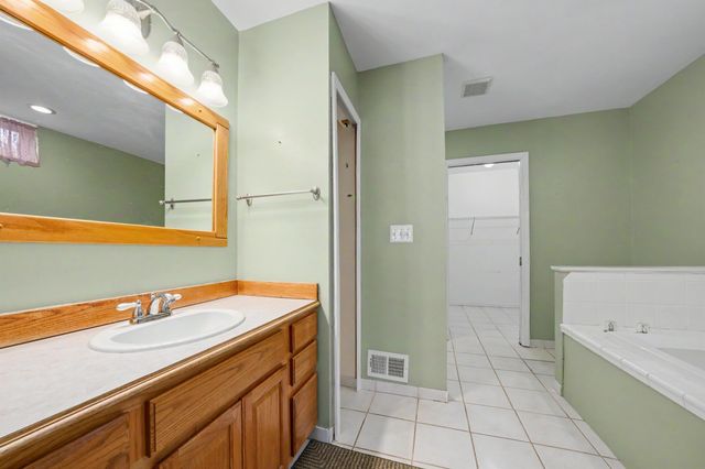 2435 Fruit Street, Algonac, MI 48001