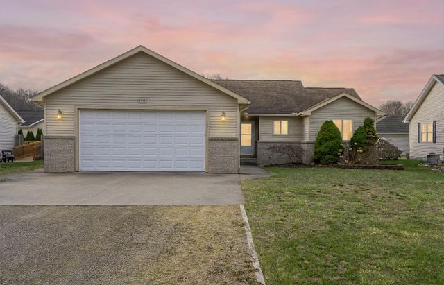 2435 Fruit Street, Algonac, MI 48001