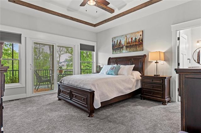 4 Black Hawk Drive, Lake Winnebago, MO 64034