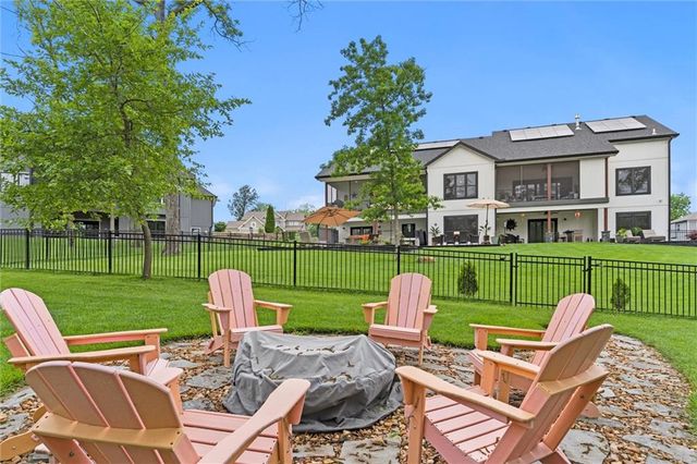 4 Black Hawk Drive, Lake Winnebago, MO 64034