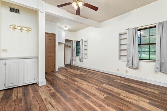 134 Sherwood Trail, Silsbee, TX 77656