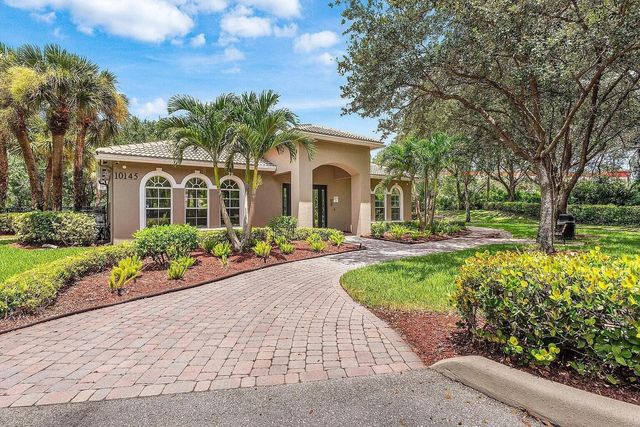10440 Cypress Lakes Preserve Drive, Wellington, FL 33449