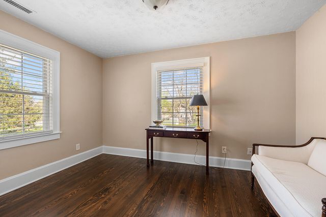 1307 E Delmar Street, Springfield, MO 65804
