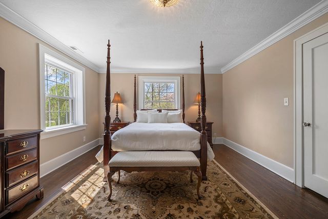 1307 E Delmar Street, Springfield, MO 65804