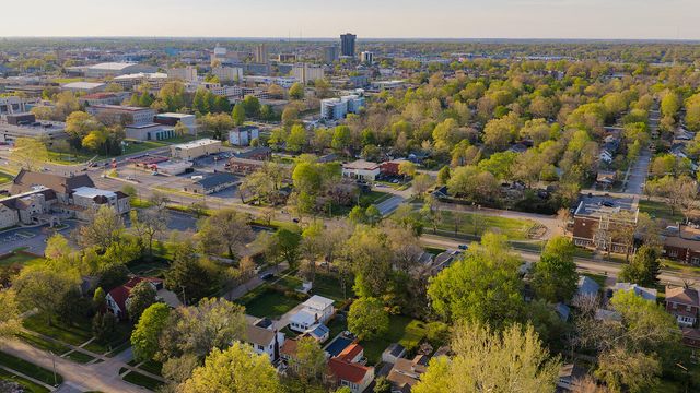 1307 E Delmar Street, Springfield, MO 65804