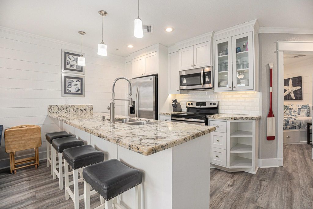 9520 Seawall Boulevard 339/337, Galveston, TX 77554