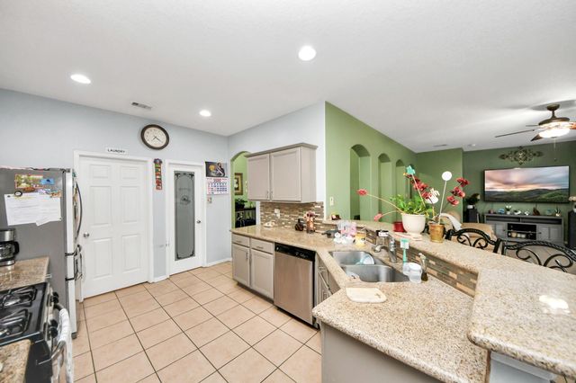 922 N Sky Drive, Houston, TX 77073