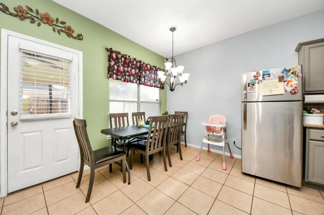 922 N Sky Drive, Houston, TX 77073