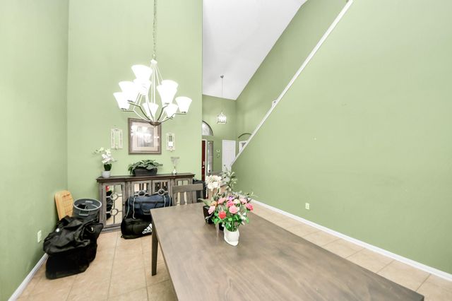 922 N Sky Drive, Houston, TX 77073