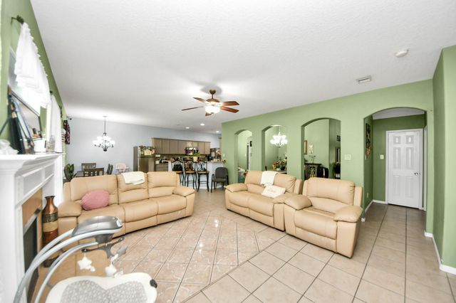 922 N Sky Drive, Houston, TX 77073