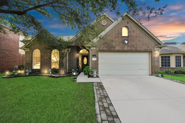 922 N Sky Drive, Houston, TX 77073