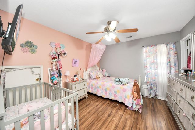 922 N Sky Drive, Houston, TX 77073