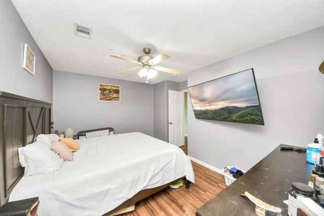 922 N Sky Drive, Houston, TX 77073