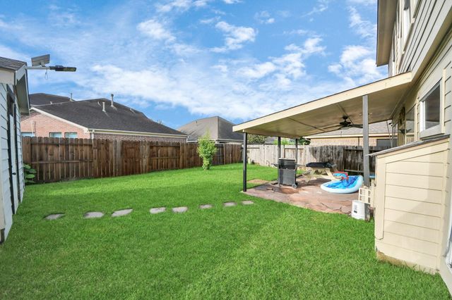 922 N Sky Drive, Houston, TX 77073