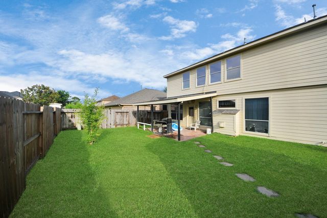 922 N Sky Drive, Houston, TX 77073