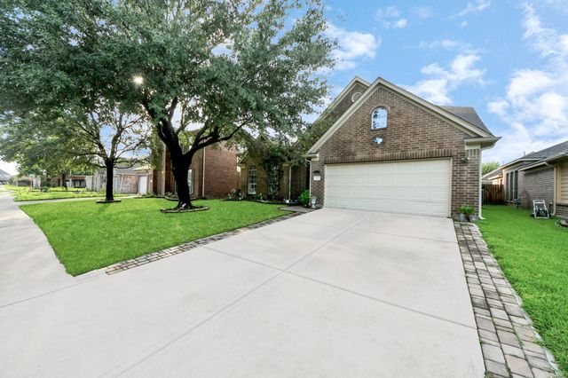 922 N Sky Drive, Houston, TX 77073