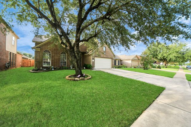 922 N Sky Drive, Houston, TX 77073