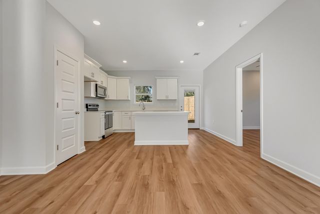 47 Shebbi Lane, Freeport, FL 32439