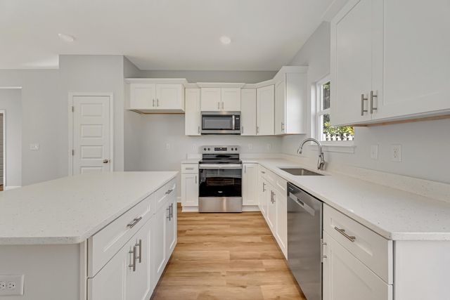 47 Shebbi Lane, Freeport, FL 32439