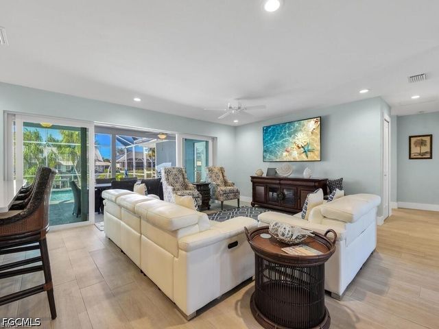 3840 SE 13th AVE, Cape Coral, FL 33904