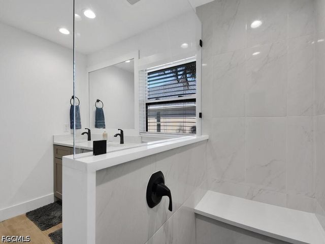 3840 SE 13th AVE, Cape Coral, FL 33904