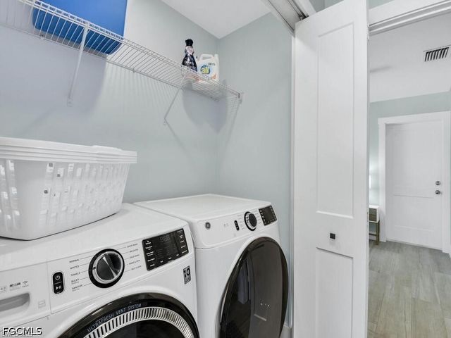 3840 SE 13th AVE, Cape Coral, FL 33904