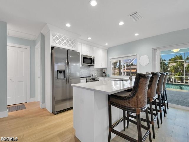 3840 SE 13th AVE, Cape Coral, FL 33904