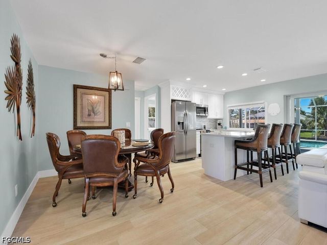 3840 SE 13th AVE, Cape Coral, FL 33904