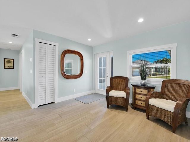 3840 SE 13th AVE, Cape Coral, FL 33904