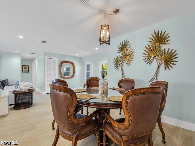 3840 SE 13th AVE, Cape Coral, FL 33904