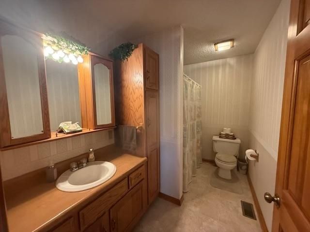 2454 S 300 East Road, Huntington, IN 46750