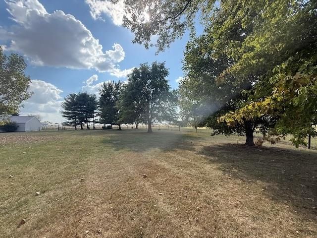 2454 S 300 East Road, Huntington, IN 46750