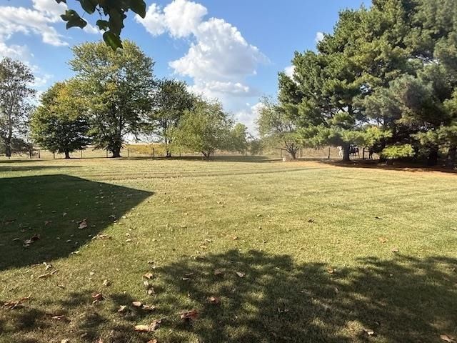 2454 S 300 East Road, Huntington, IN 46750