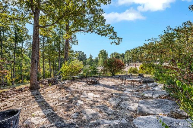 29022 Pinnacle Lake Road, New Florence, MO 63363