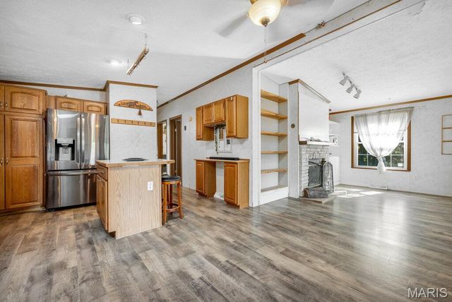 29022 Pinnacle Lake Road, New Florence, MO 63363