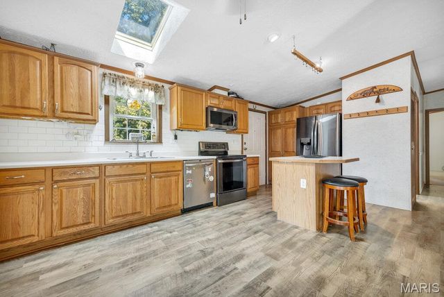 29022 Pinnacle Lake Road, New Florence, MO 63363