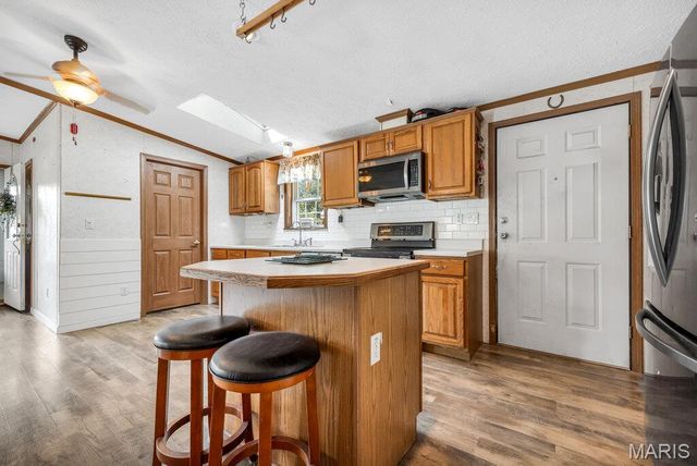 29022 Pinnacle Lake Road, New Florence, MO 63363