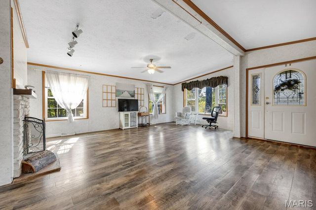 29022 Pinnacle Lake Road, New Florence, MO 63363