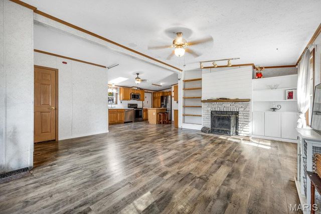 29022 Pinnacle Lake Road, New Florence, MO 63363